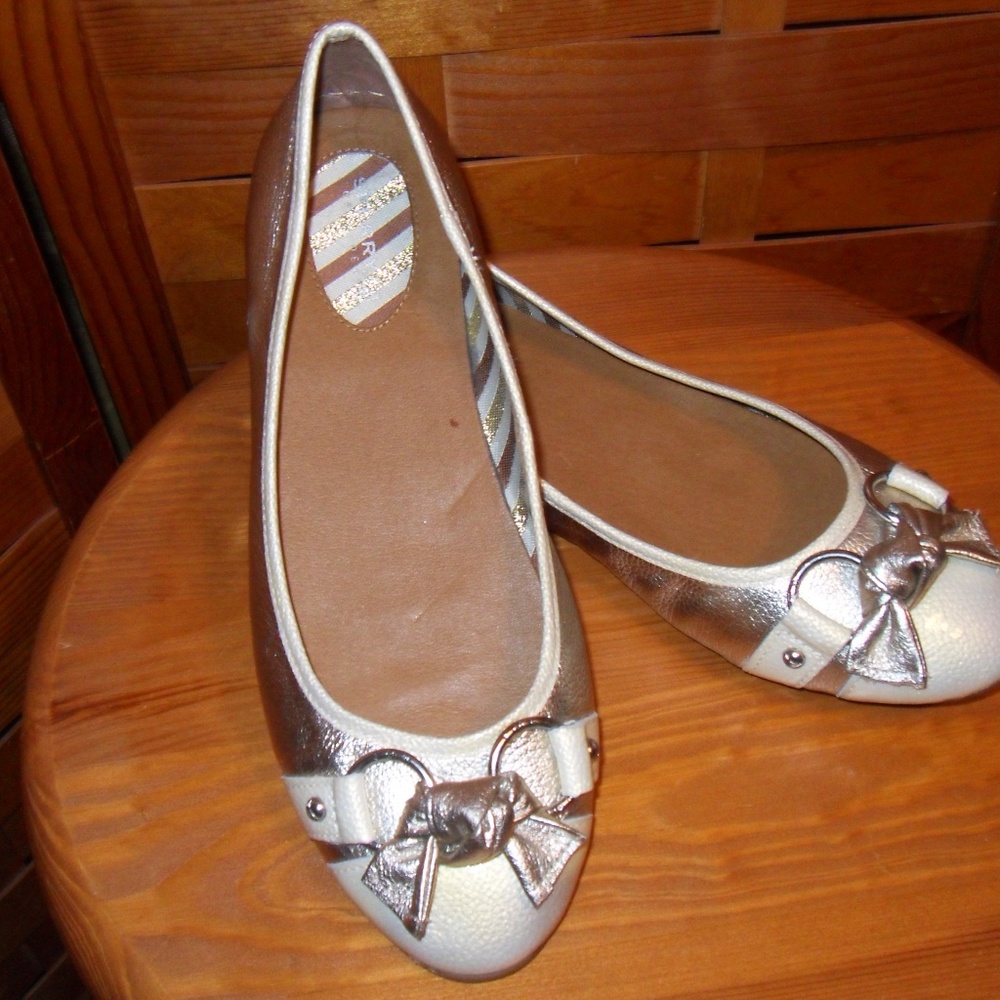 SPERRY LEATHER DRIVING FLATS GOLD SZ 9 EUC